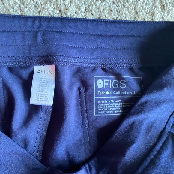 FIGS Navy Jogger Scrub Pants Women's  - Picture 3 of 5